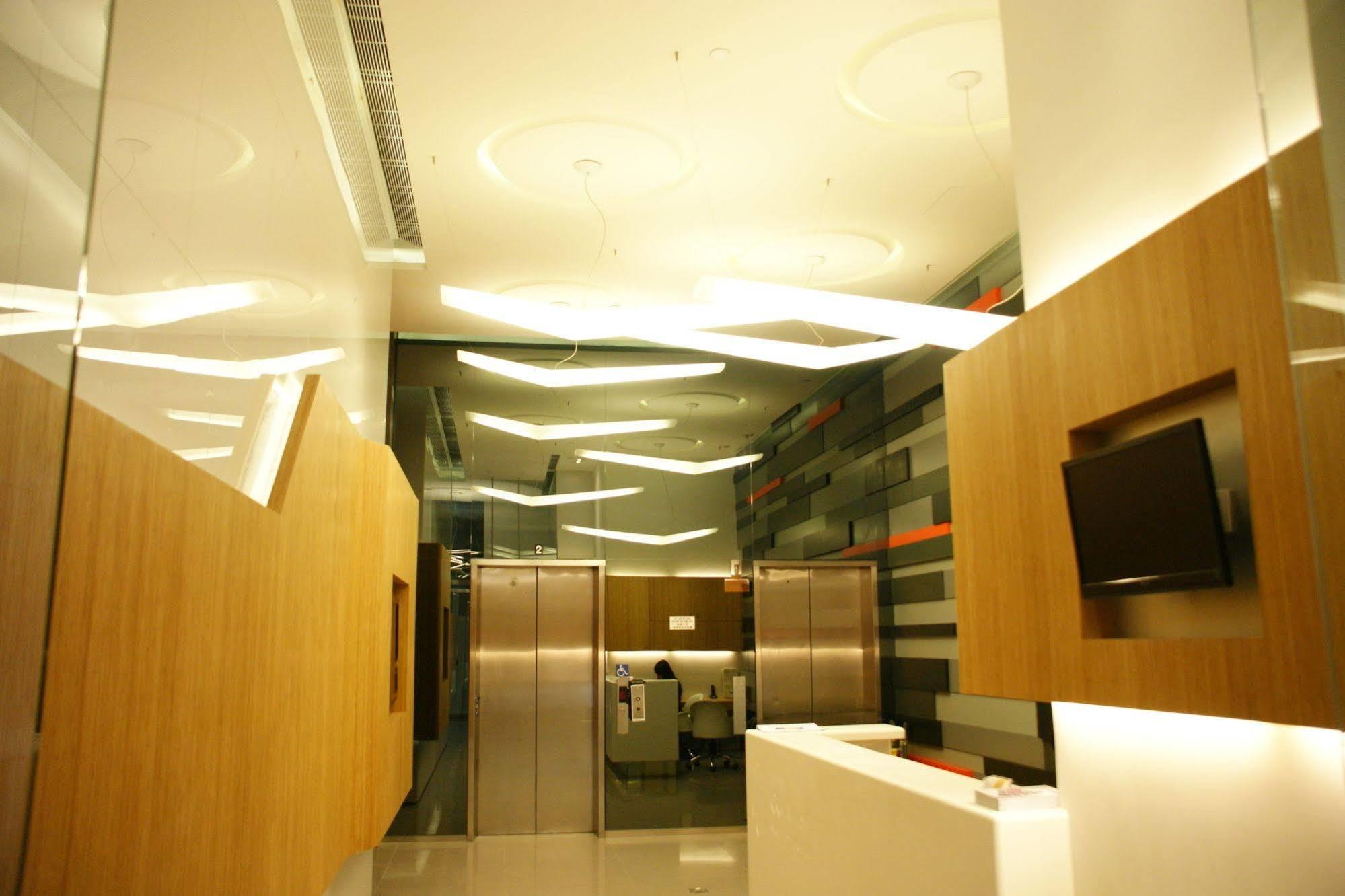 60 West Hotel Гонконг Экстерьер фото