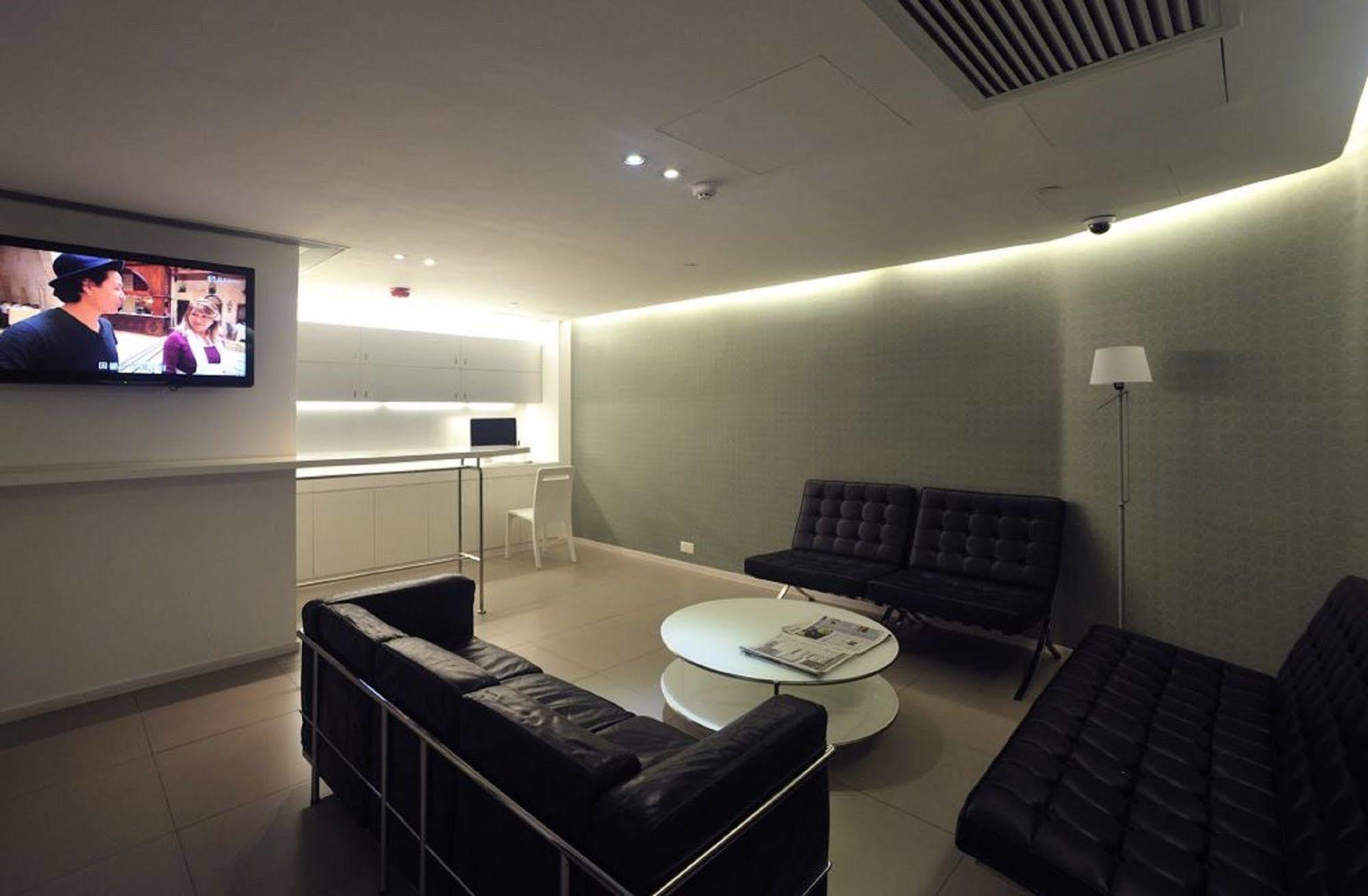 60 West Hotel Гонконг Экстерьер фото