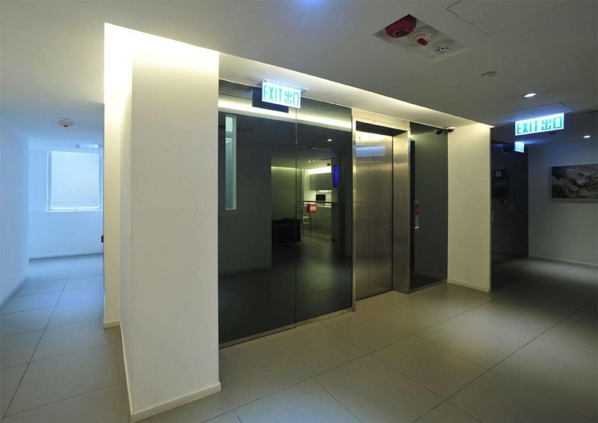60 West Hotel Гонконг Экстерьер фото